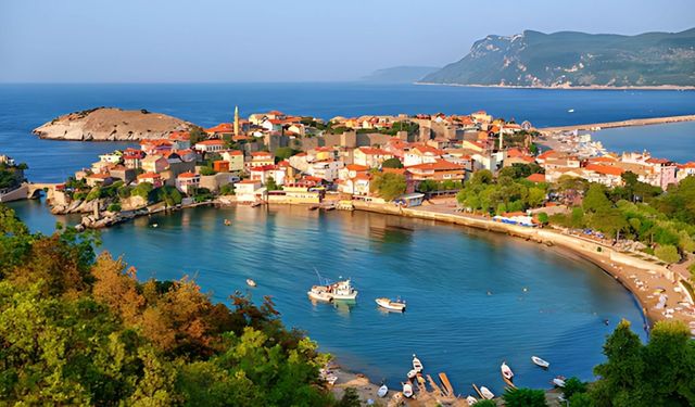 Karadeniz’in Sessiz Güzeli, Amasra’da Tarihle Dinlenin
